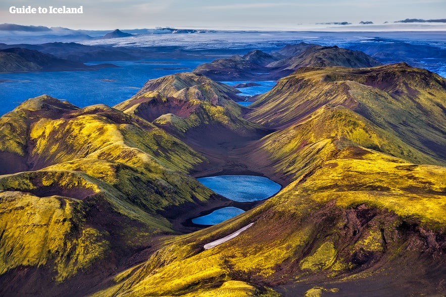 Eine Gebirgslandschaft in Island