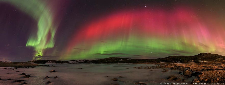 Coloratissima aurora boreale in Islanda