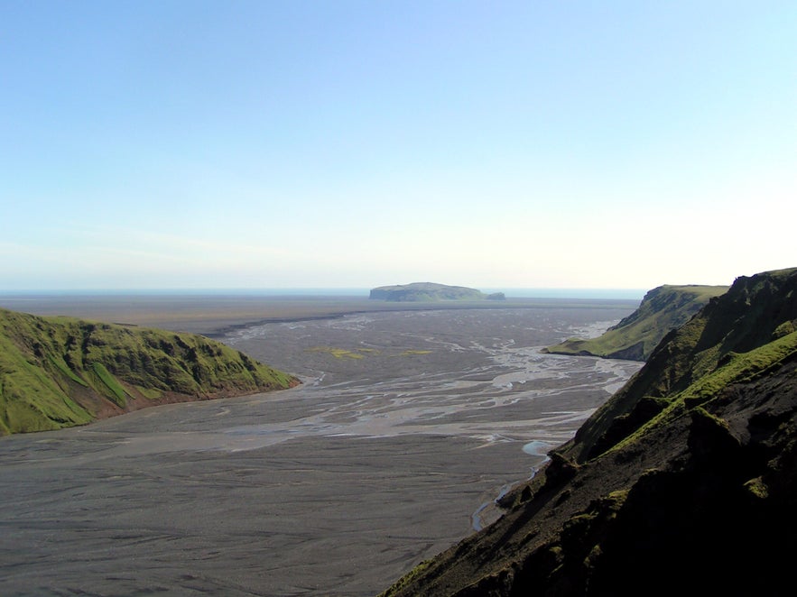 A view of Hjorleifshofdi mountain.