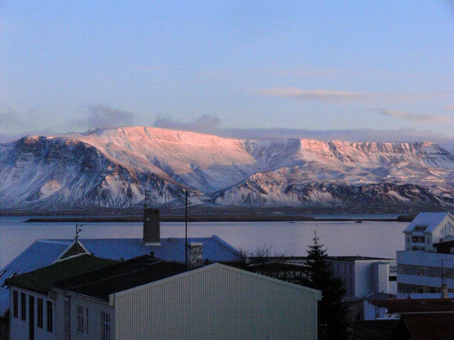Esjan, seen from ReykjavÃ­k