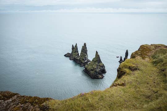 Private 10-Hour Tour of the South Coast and Glacier Hike with Transfer from Reykjavik