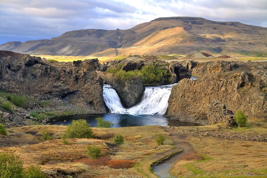 Hjálparfoss in Þjórsárdalur valley