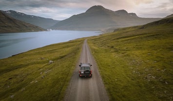 Un tour in Super Jeep è un modo fantastico per attraversare i terreni selvaggi del fiordo di Seydisfjordur e immergersi nello splendido scenario della zona