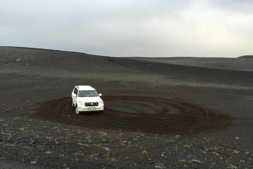 オフロード走行によって受けた地面へのダメージ