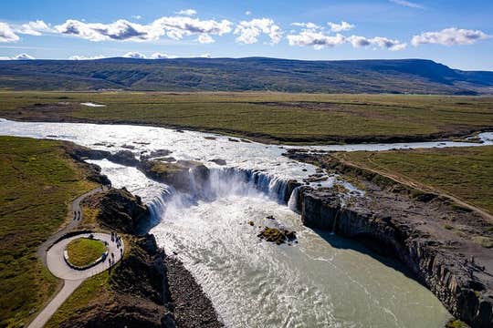 Amazing 5-Hour Godafoss Waterfall Tour and Forest Lagoon Bathing from Akureyri Cruise Port