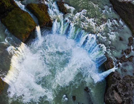 2.5小时众神瀑布邮轮乘客巴士游 | 阿克雷里港口出发