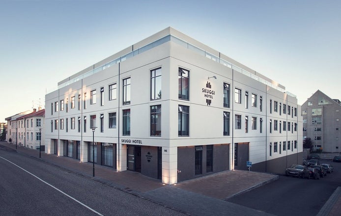 skuggi-hotel-exterior.jpg