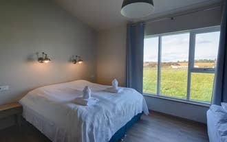 Rooms in Loa's Nest are currently vacant and ready for booking.
