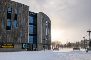 Hof Kultur- och konferenscenter är platsen där stadsvandringen och matprovningsturen börjar.