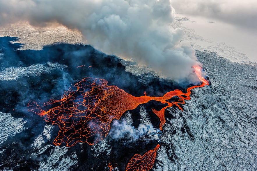 冰岛火山喷发