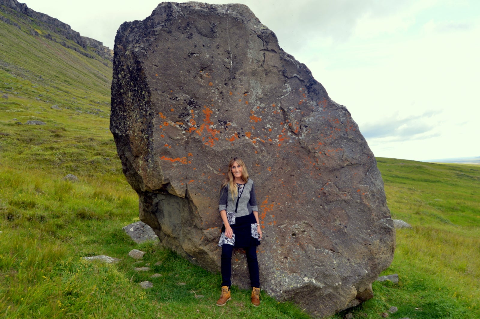 The Sheriff's Wife at Burstarfell and the Elf-Rock in East Iceland - Icelandic Folklore