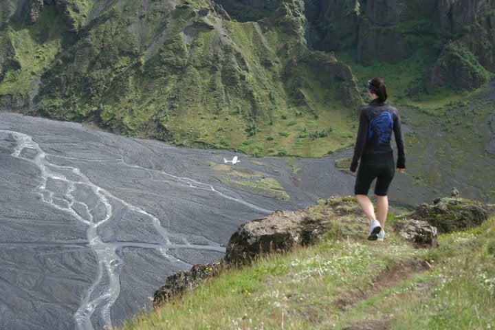 Het verbluffende en enorme landschap van de Thórsmörk-vallei.