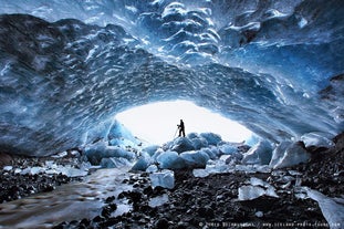 Combien de fois dans votre vie vous avez l'occasion de visiter une grotte sous un glacier ?