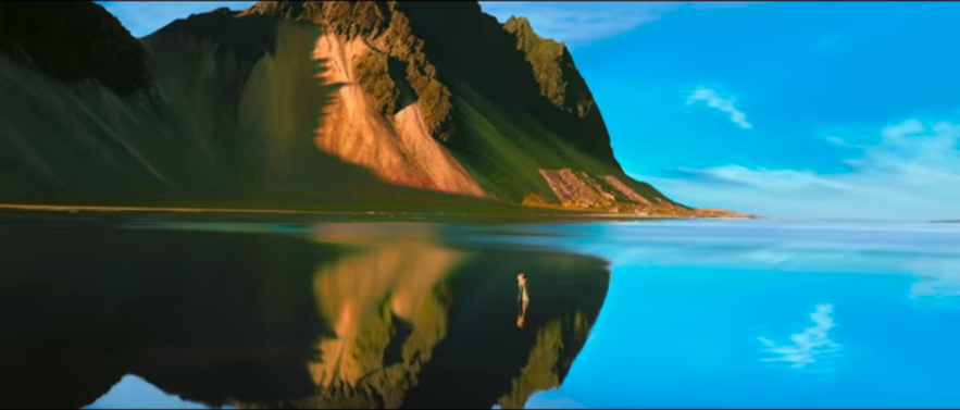 Dilwale mirror mountain in Iceland