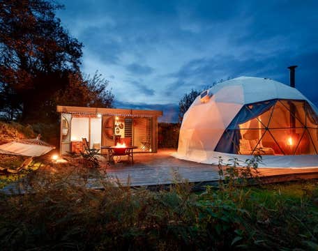 Eyja Mork Glamping Dome