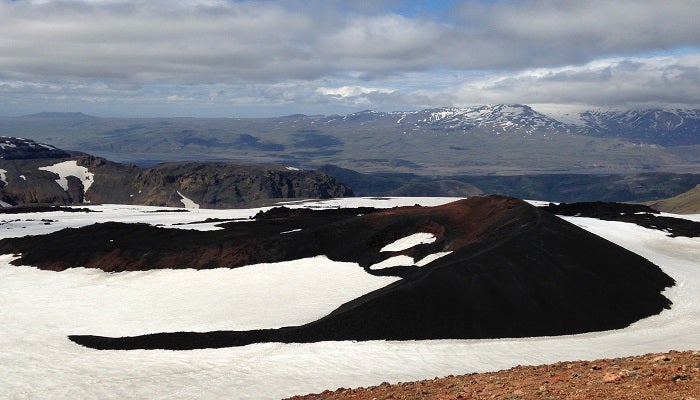 Hiking Laugavegur and Fimmvorduhals Trail in Iceland