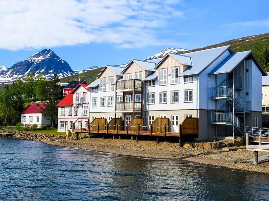 Faskrudsfjördur wird manchmal das französische Dorf in Island genannt