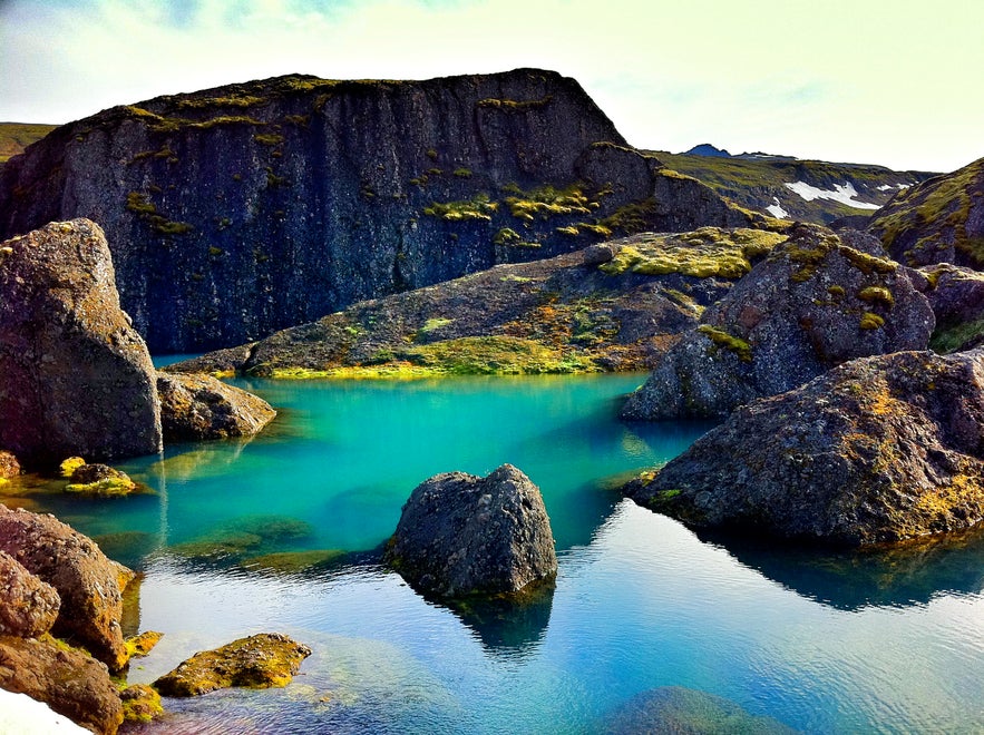 东部峡湾地区Borgarfjörður Eystri镇的巨石Stórurð