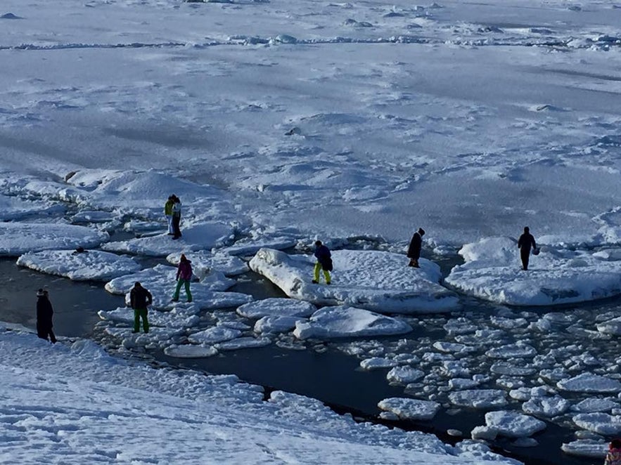 Tourists in danger in Iceland, picture by Gylfi Blöndal