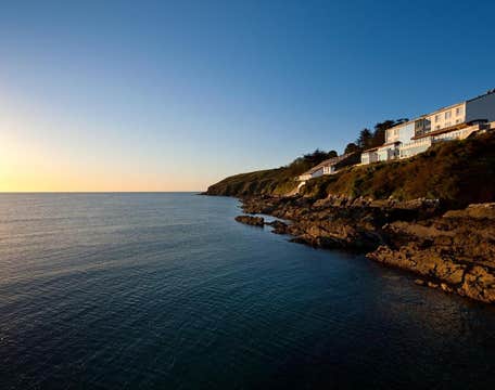 悬崖酒店 | Cliff Hotel