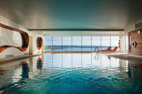 Cliff Hotel