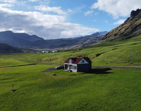 Raudafell Guesthouse