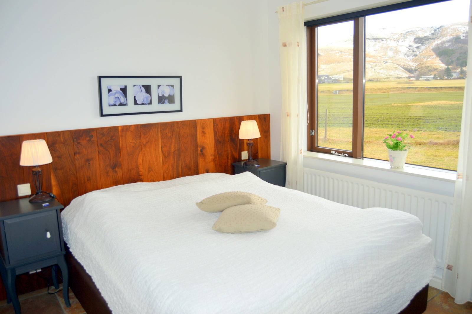 A lovely Stay in a Hotel right next to Skógafoss waterfall in South-Iceland!