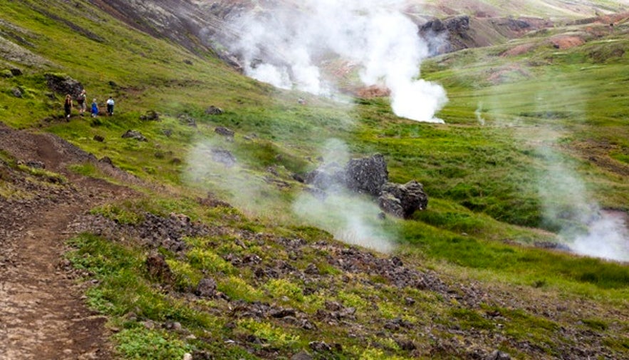 randonnee et source chaude reykjadalur