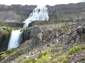 Dynjandi est une chute d'eau impressionnante