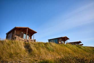 Hlid Huts