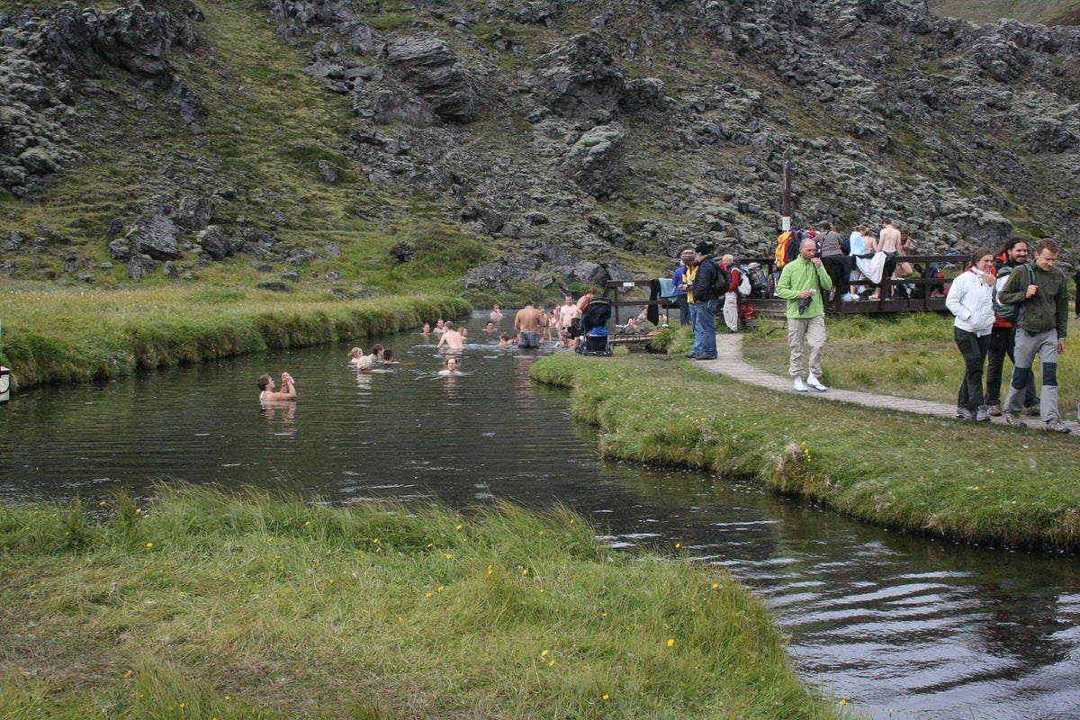 Landmannalaugar Day Tour Hiking and Hot Spring Bathing Guide