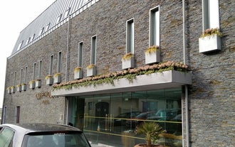 悬崖酒店 | Cliff Hotel