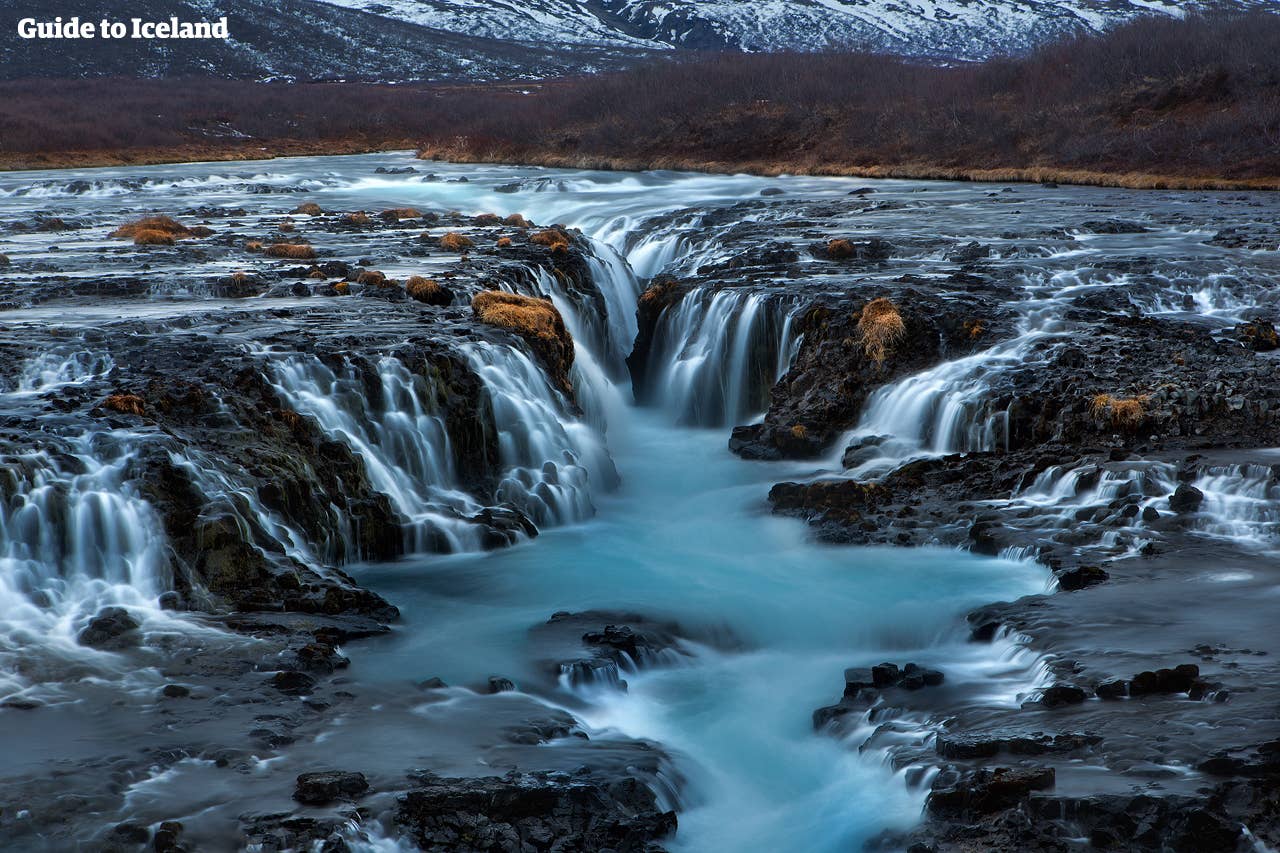 Close-up van de Brúarfoss-waterval in Zuid-IJsland