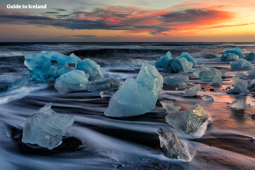 冰岛杰古沙龙冰河湖（Jökulsárlón）钻石冰沙滩