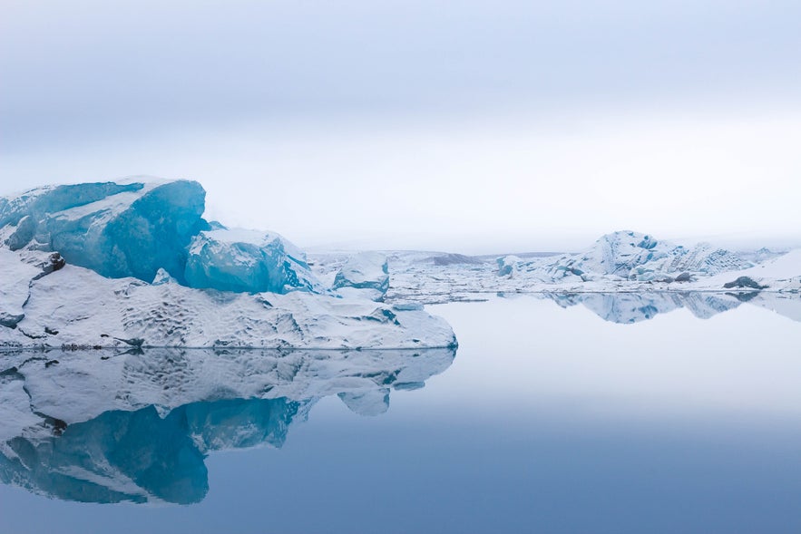 Glacier Lagoon & Diamond Beach - great for adventure photography