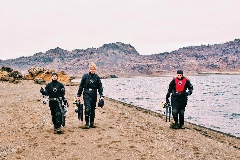 Drysuit diving in Iceland