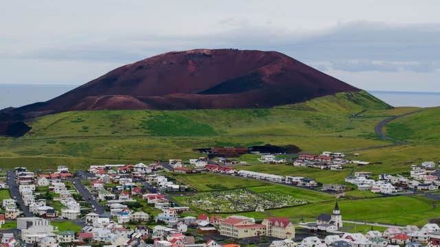 3-Day Summer Sightseeing Tour of the Westman Islands, South Iceland, & Highlands from Reykjavik