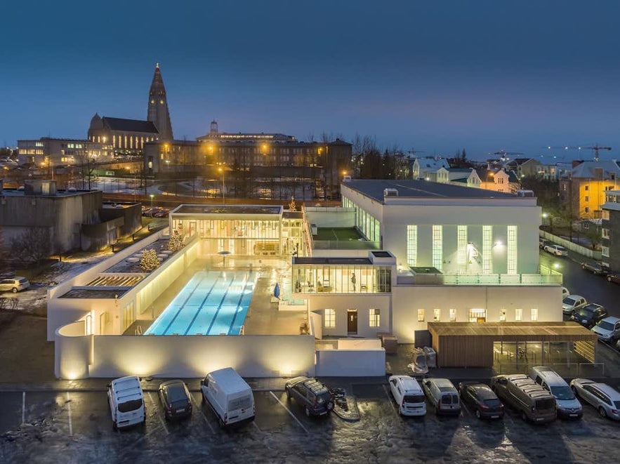 Sundholl Reykjavikur es una piscina popular en la capital de Islandia.