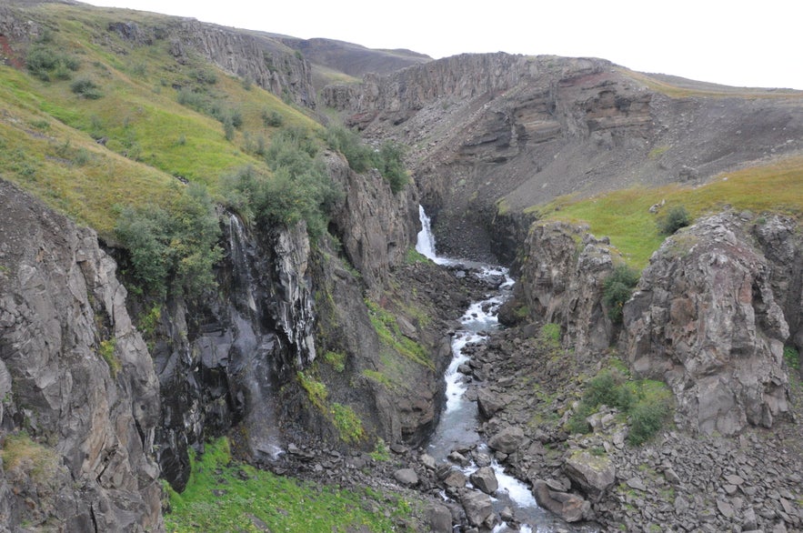 Waterfall halfway up to Hengifoss waterfall