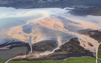 Admirez une calotte glaciaire d’Islande vue du ciel lors d’une visite guidée en avion.