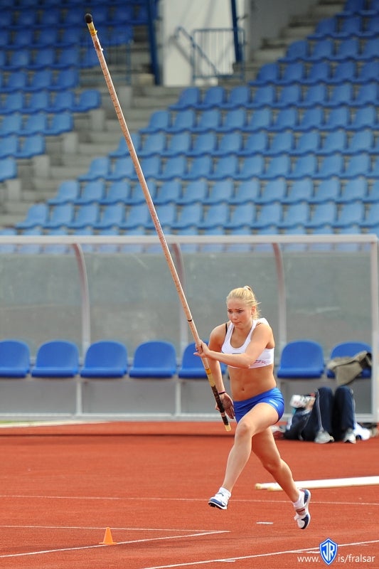 Miss Iceland pole vaulting