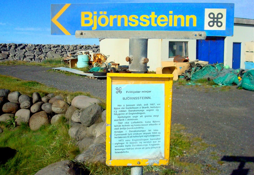 The Village Rif and Bj&ouml;rnssteinn Stone