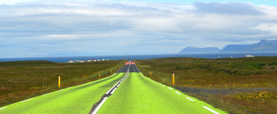 The road by Rif on the Sn&aelig;fellsnes peninsula