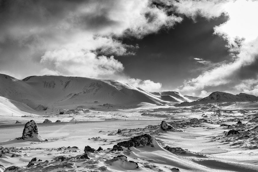 Iceland is the perfect location to combine a number of hobbies; skiing and photography go together like a hand and a glove.