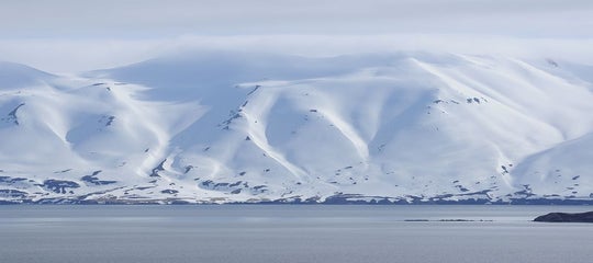 Skiing and Snowboarding in Iceland: The Best Spots and Tips