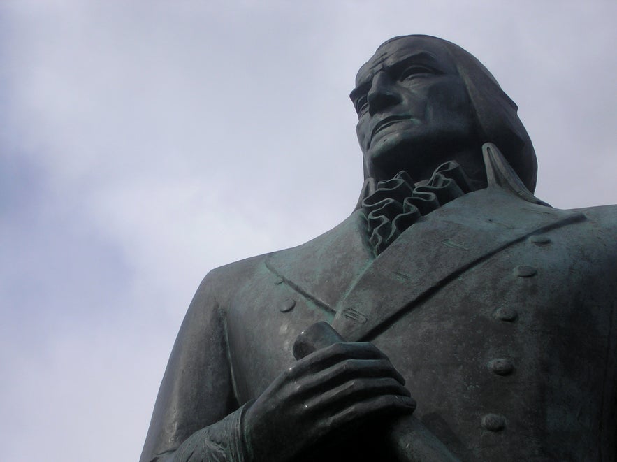 A statue of Skúli Magnússon which sits just outside Skúli Bar, its namesake