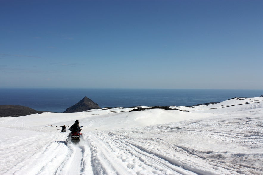 faire de la motoneige en Islande offre également de belles vues