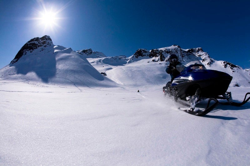 冰岛的雪地摩托、冰原摩托