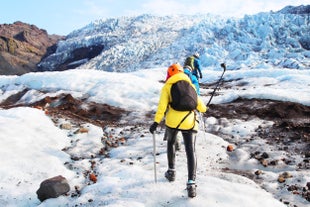 Beklim de gletsjer Sólheimajökull aan de zuidkust en ervaar het ijs van IJsland.