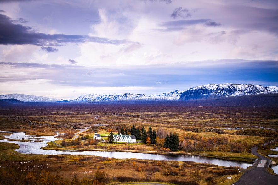 Les hébergements près de Thingvellir permettent aux visiteurs de profiter pleinement de ce magnifique parc national historique.